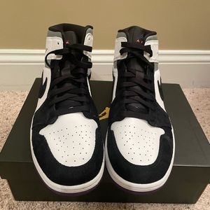 Jordan 1 Mids (DS)